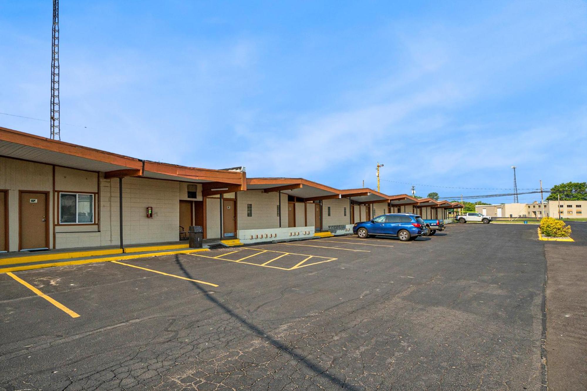 Great Lakes Inn & Suites South Haven Exterior foto