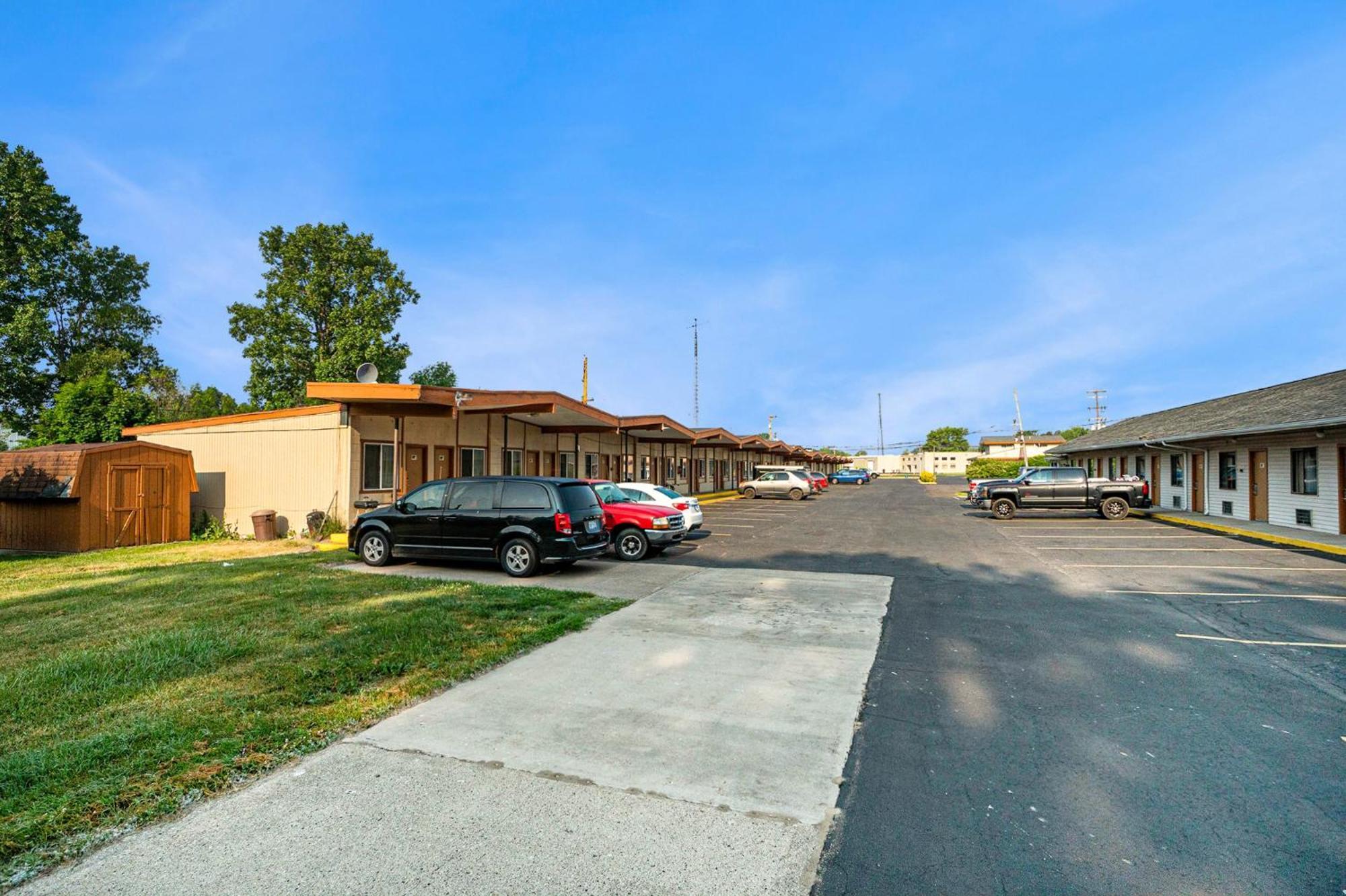 Great Lakes Inn & Suites South Haven Exterior foto